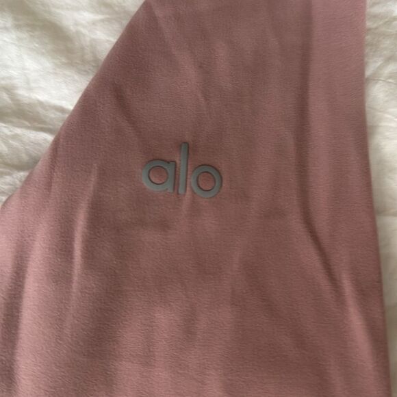 Alo 7/8 High Waist Pink Leggings. Size S (4-6). - Picture 3 of 5